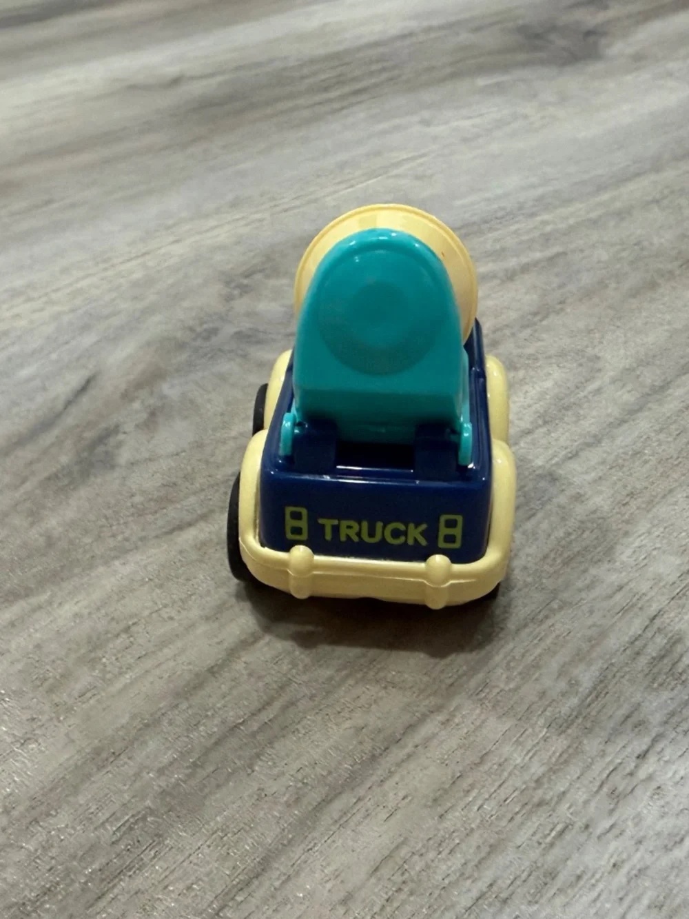 Forty4 Pull Back Toy Cars Trucks Bus Mixer Semi Lot of 4